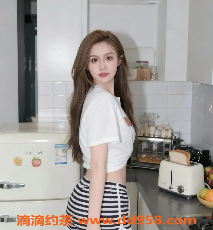 无锡楼凤-惠山区高颜值探花艾丽萨，丝袜制服诱惑