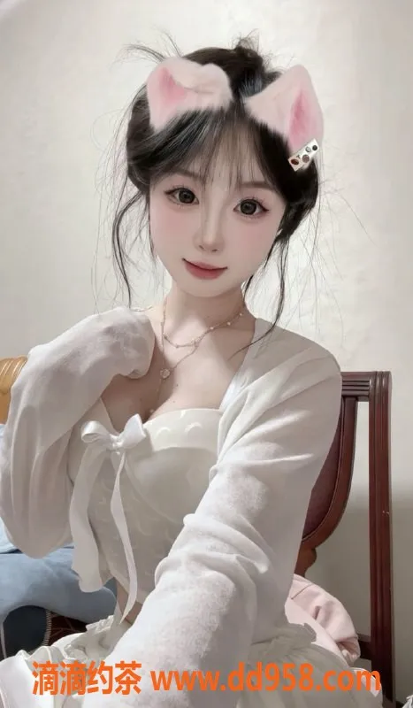 常州楼凤-武进乖宝，164cm身高，D罩杯嫩妹，800起价