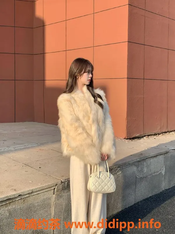 无锡楼凤-惠山区高颜值嫩菜苏洛洛，服务超赞！