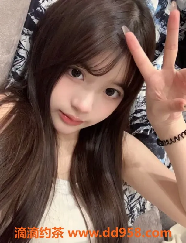 无锡楼凤-梁溪区高颜值艺人伊丫丫，165/47kg，1200起