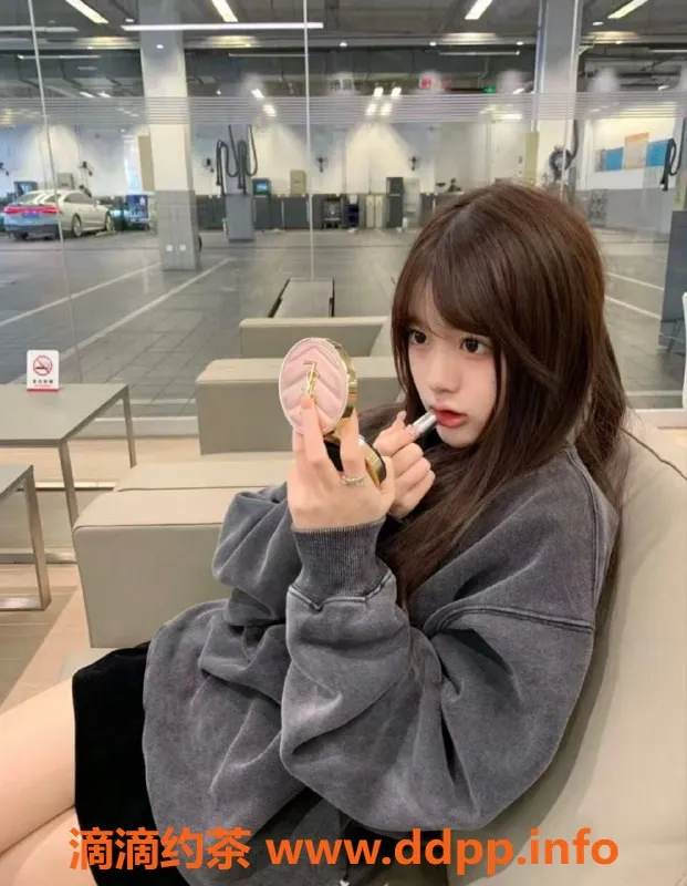 无锡楼凤-梁溪区高颜值艺人伊丫丫，165/47kg，1200起