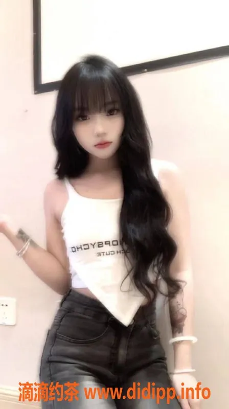 东莞楼凤资源信息,东城小白，纯天然白虎，700元起服务！