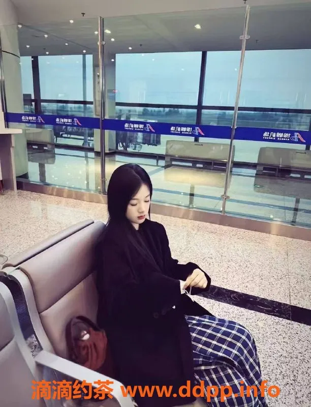 南通楼凤-南通然然：18岁 166cm 80B 深喉丝袜服务