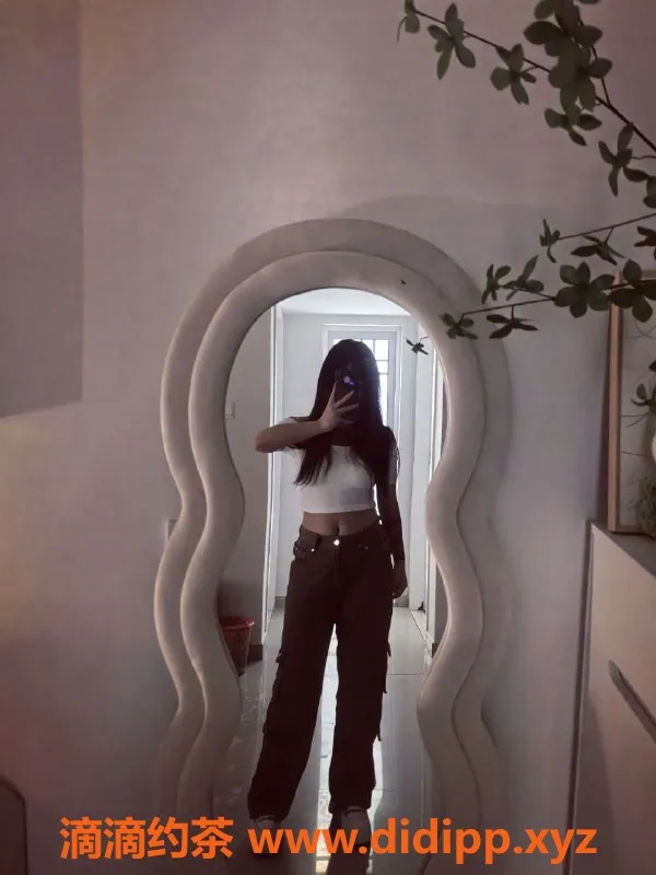 中山楼凤资源信息,西区21岁妞妞，36C胸围超诱人，600元/课时