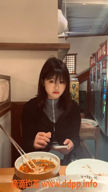 成都楼凤-成华区18岁妹妹，身高162,体重90斤，口活极佳