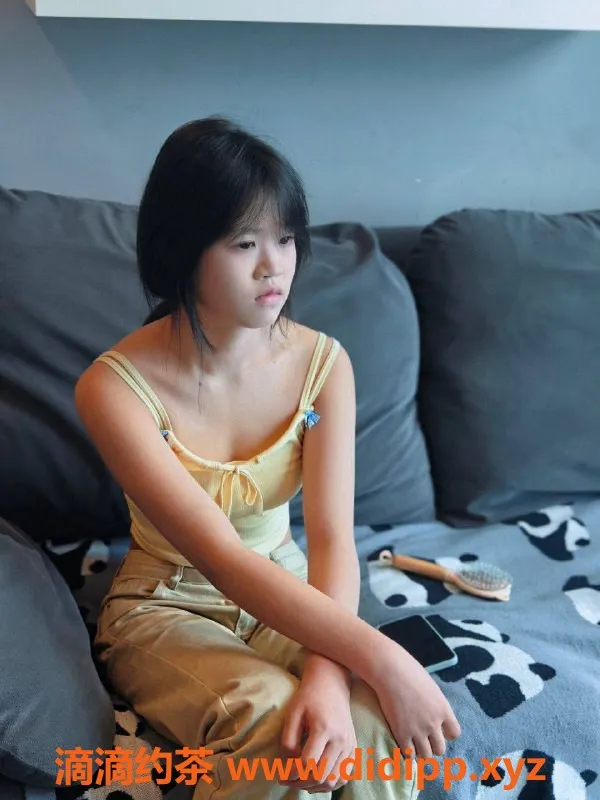 成都楼凤-成华区18岁妹妹，身高162,体重90斤，口活极佳