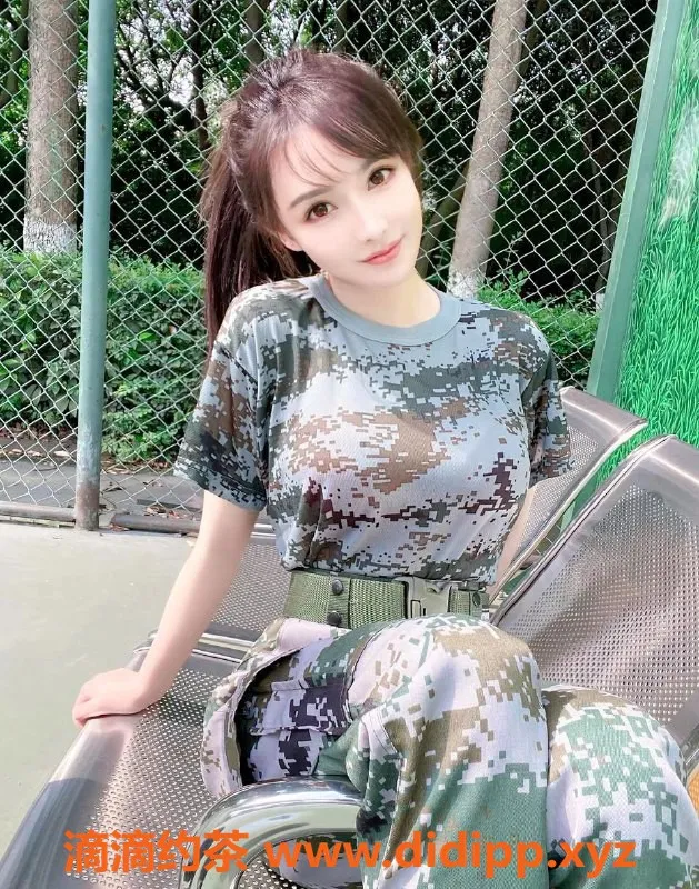 上海楼凤-普陀地区Lucky，164cm身高45kg，1300元五星服务