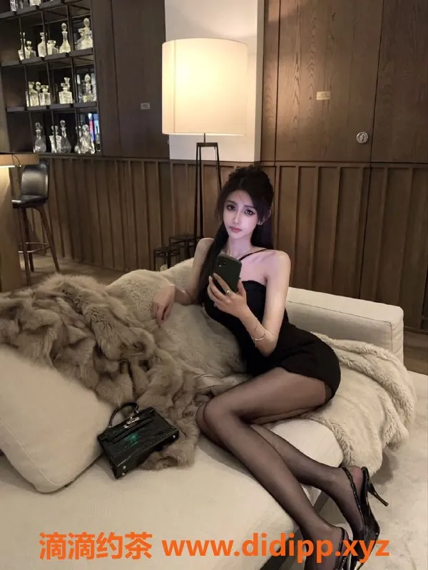 无锡楼凤资源信息,梁溪04嫩妹雅悦娇小可爱，69口爆陪浴