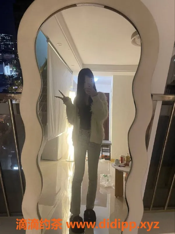 扬州楼凤-扬州邗江小芹菜，19岁纯天然服务超棒！