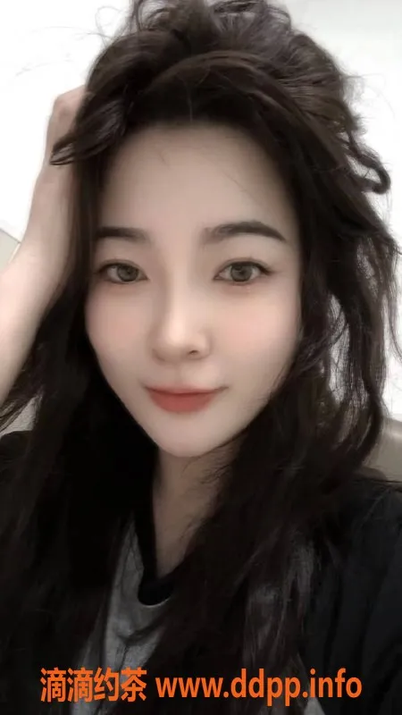 成都楼凤-牛王庙小婷，163cm微胖少妇，热情服务