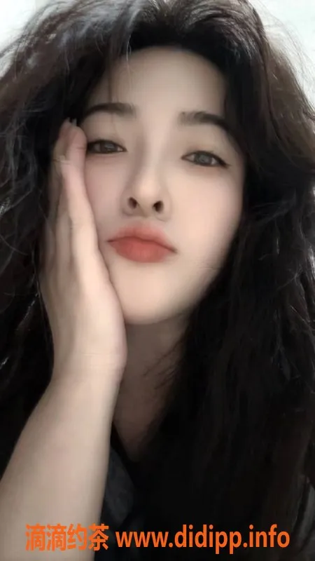 成都楼凤-牛王庙小婷，163cm微胖少妇，热情服务