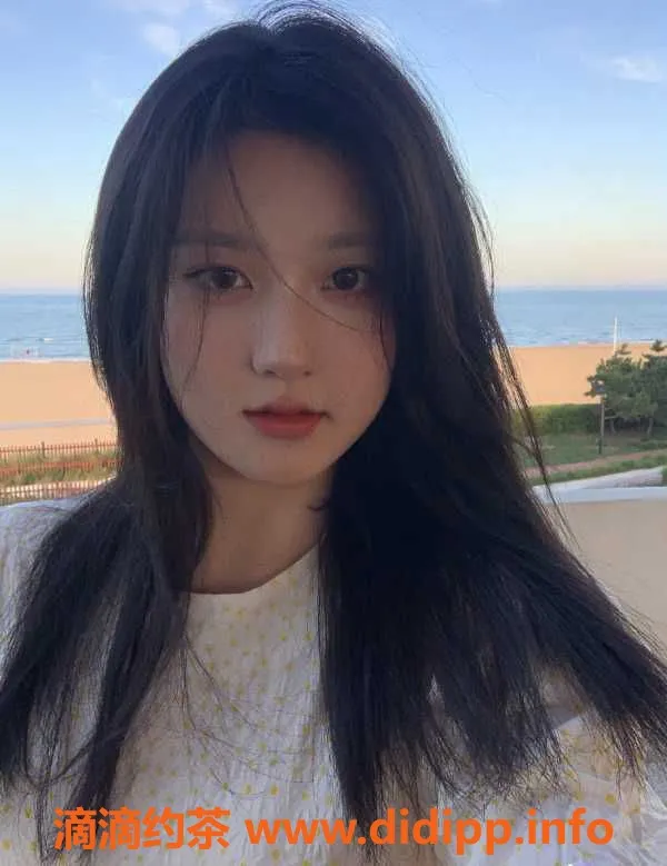 广州楼凤-天河高颜值小A，166cm 21岁美女仅6米