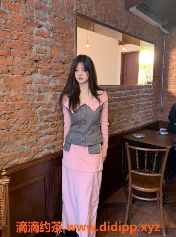 广州楼凤-天河高颜值小A，166cm 21岁美女仅6米