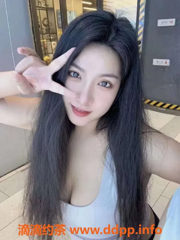 广州楼凤-广州白云珊珊，25岁巨乳美女，服务多样