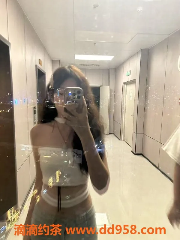 无锡楼凤资源信息,新区中邦拉普达173嫩妹，粉粉嫩嫩，接吻调情