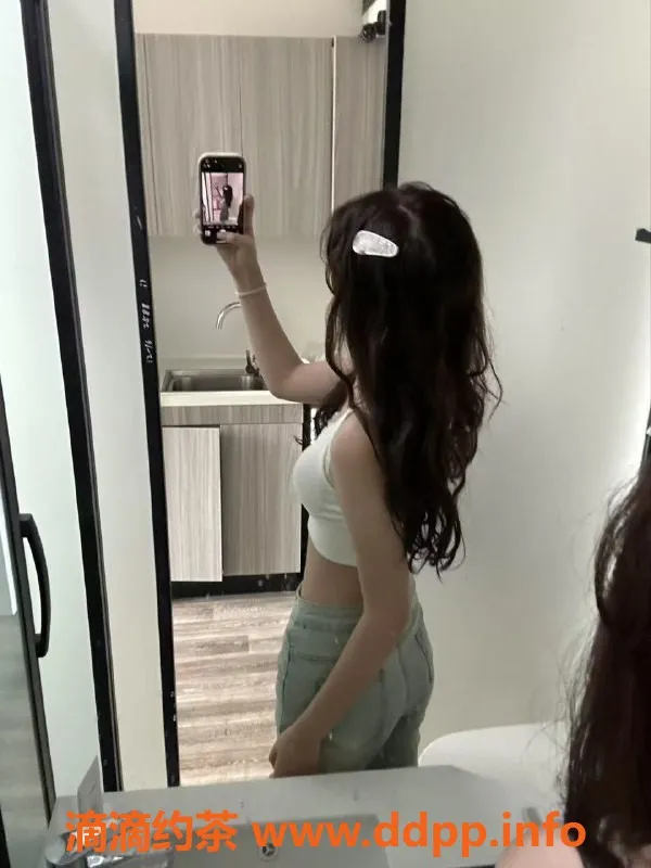 无锡楼凤-新区中邦拉普达173嫩妹，粉粉嫩嫩，接吻调情