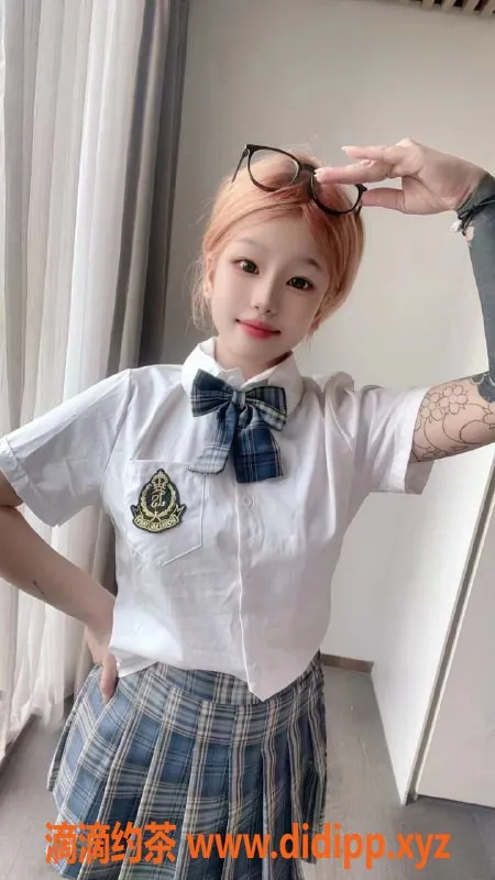 成都楼凤-成都嫩妹伊伊，19岁身高157，包夜2500元