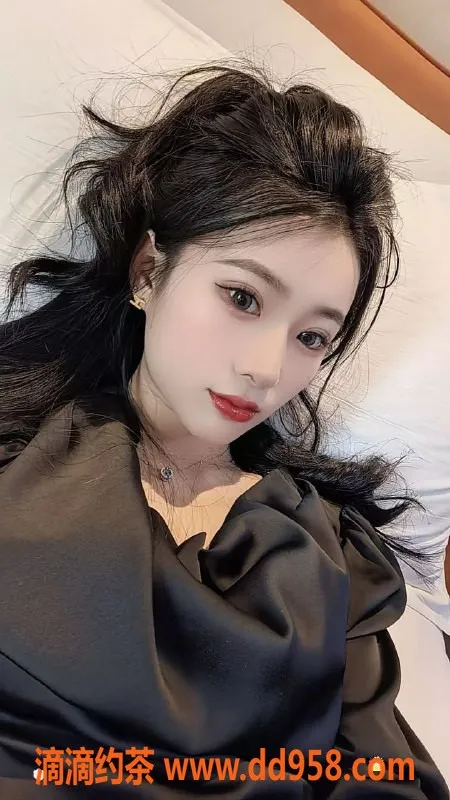 无锡楼凤资源信息,滨湖04极品少女，制服丝袜热情服务