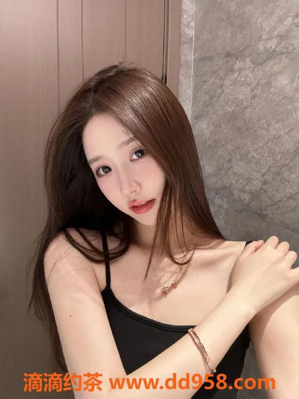 无锡楼凤-19岁极品少女，175大长腿，超贴心服务