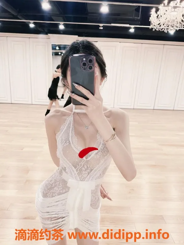 无锡楼凤-梁溪白金汉爵顶级嫩妹体验