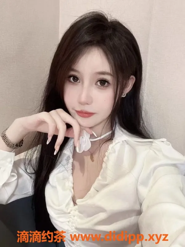 无锡楼凤-梁溪嫩妹接吻、足交、口爆乳交全面服务