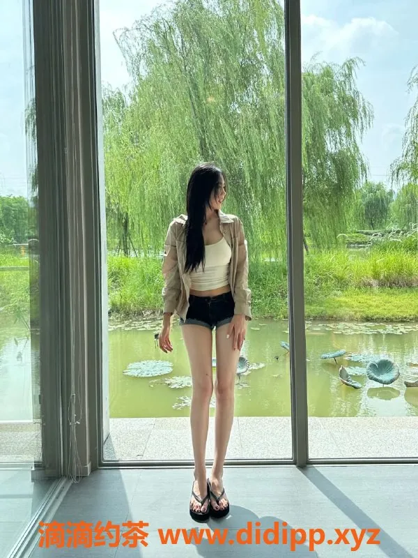 无锡楼凤-梁溪大长腿粉嫩小女友，172身高超满足