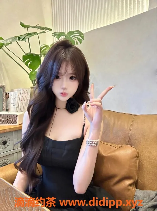 无锡楼凤-梁溪极品少女，白皙肤色，冰火两重天