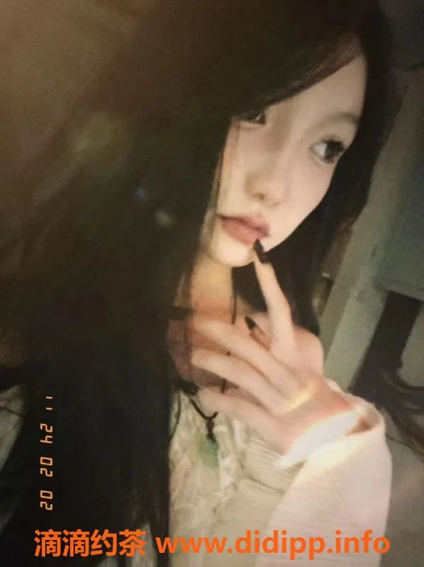 成都楼凤-成都小曼，排骨精嫩妹，600包夜2200