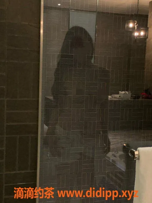 广州楼凤-天河曼曼：28岁165cm，39C美臀，火热服务等你体验