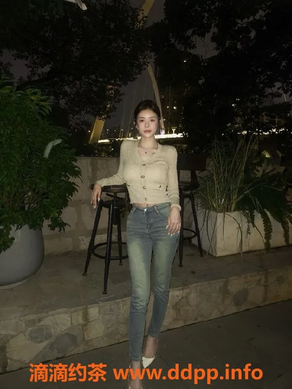 惠州楼凤-椰椰，26岁，165cm，93斤，大亚湾优质服务