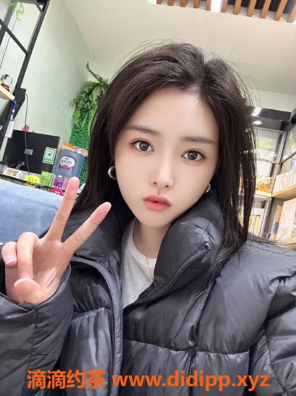 温州楼凤-温州小雨，164cm清纯美少女，服务多样