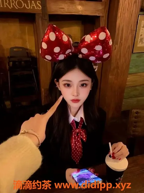 无锡外围资源信息,梁溪舞蹈校花三点粉空降，雪白清纯