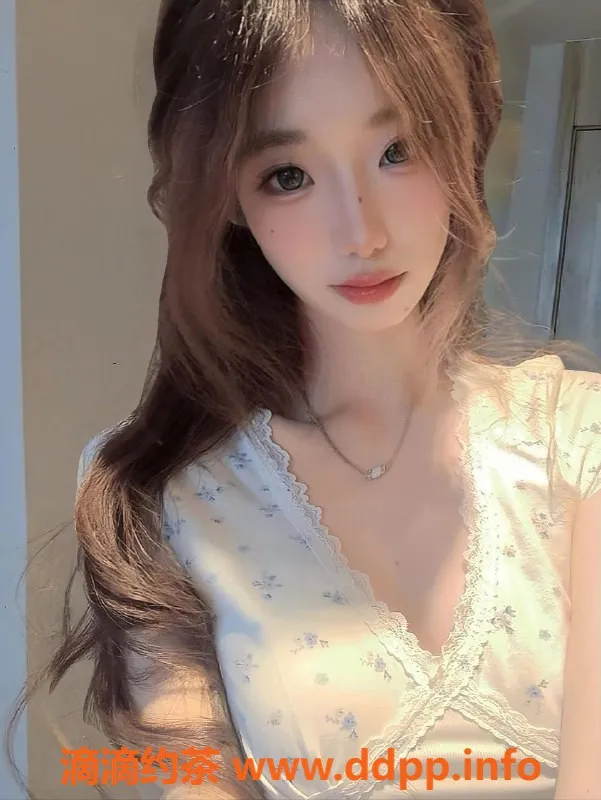 无锡楼凤-梁溪温德姆顶级学妹，三点粉服务！