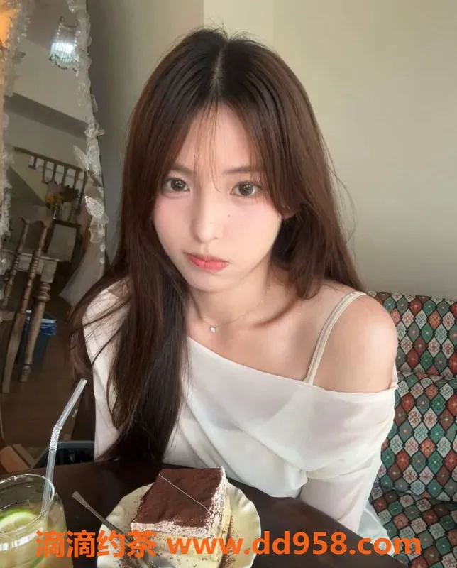 南通楼凤-南通萌萌，19岁，165cm，95斤，优质服务