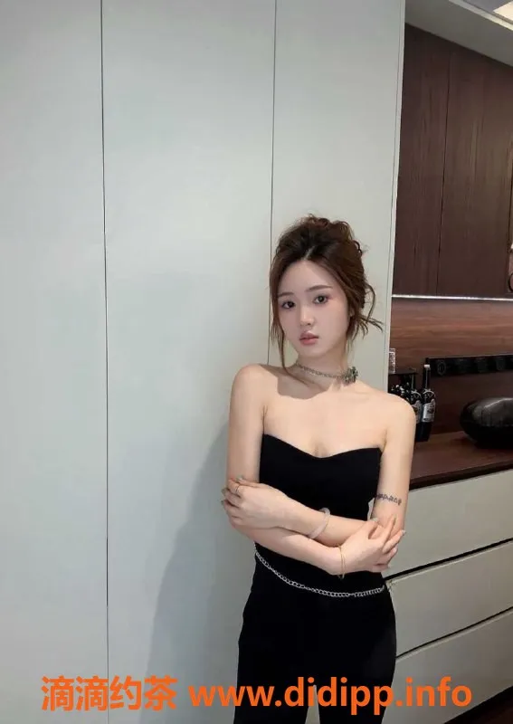 广州楼凤-天河冰冰，23岁极品尤物，162cm 43斤