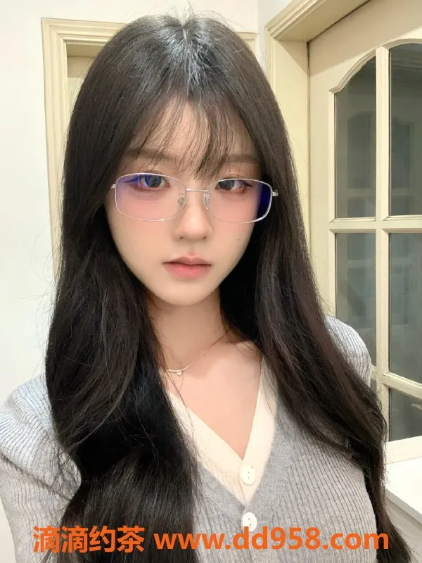 无锡楼凤-锡山区高颜值嫩妹林小萧，身材诱人服务多