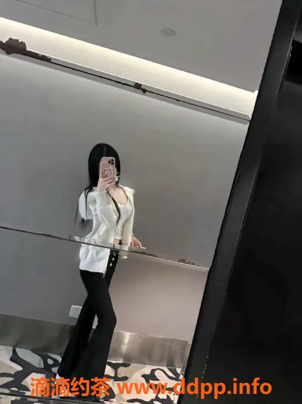 无锡楼凤-梁溪区暖暖，高颜值模特，173大长腿，性感丝袜制服陪浴