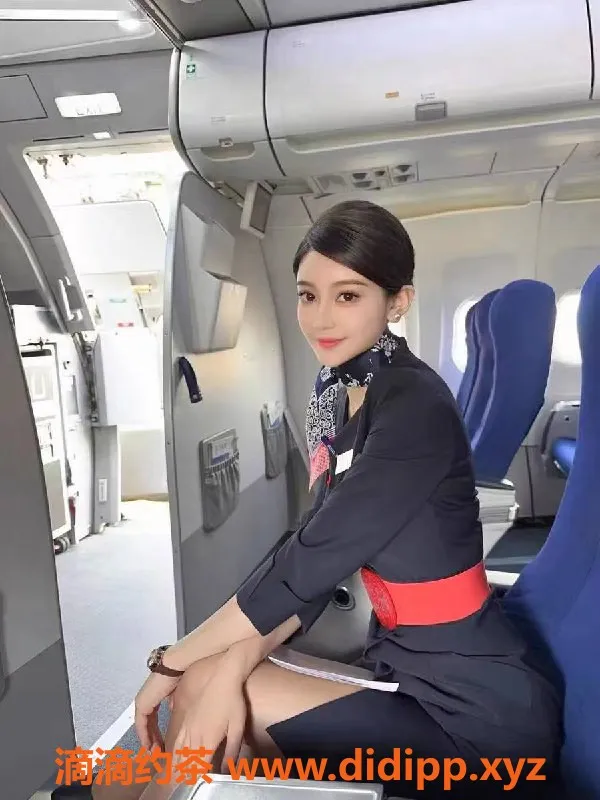 上海楼凤-静安空姐杨夏夏，165cm E罩杯，800元起