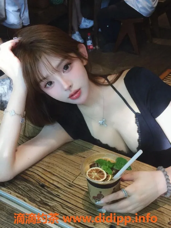 无锡楼凤-梁溪超嫩少女学妹，火辣服务尽享