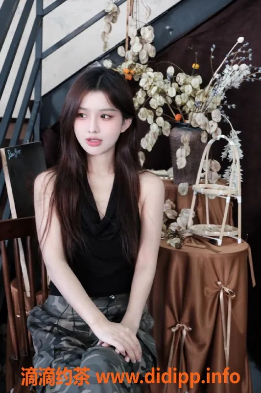 无锡楼凤资源信息,惠山顶级学妹，三点粉皮肤嫩滑