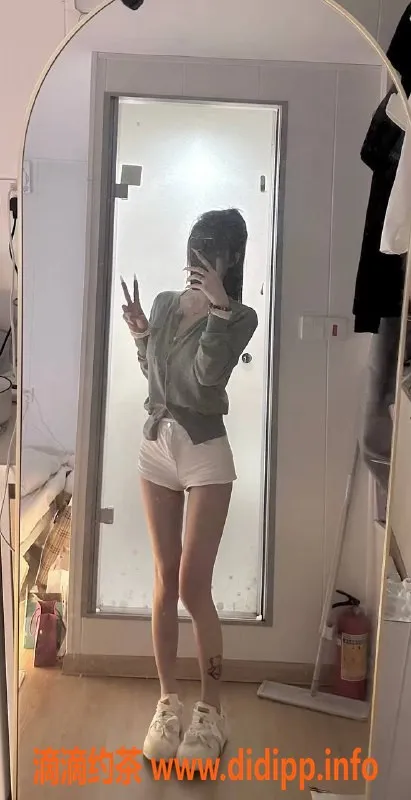 深圳楼凤-龙华泡泡，千元档嫩妹，舌吻服务