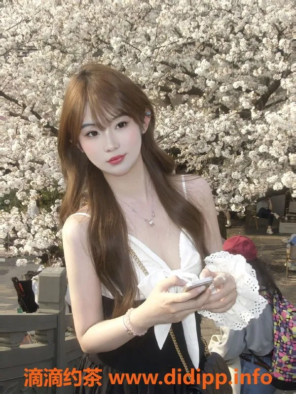 无锡楼凤资源信息,江阴慕白短发嫩妹 陪浴调情尽享服务