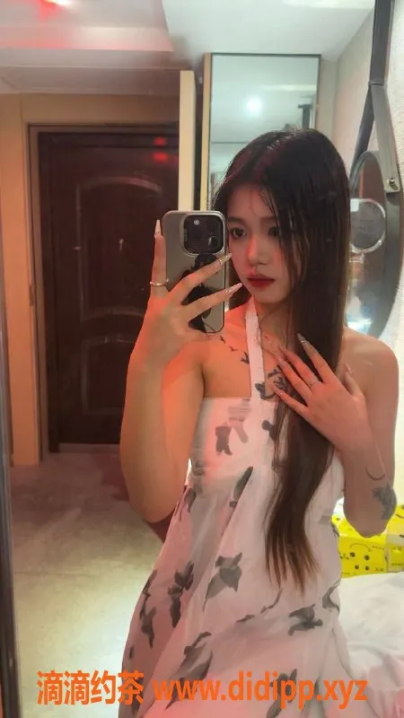 深圳楼凤-龙华区小柠，嫩妹服务，900起价！