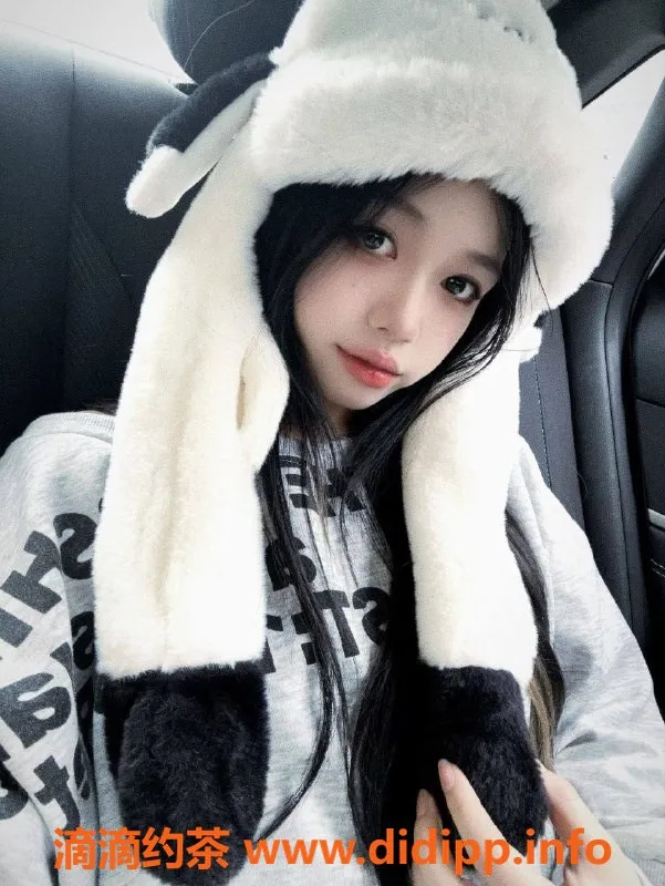 深圳楼凤资源信息,龙华区小柠，嫩妹服务，900起价！