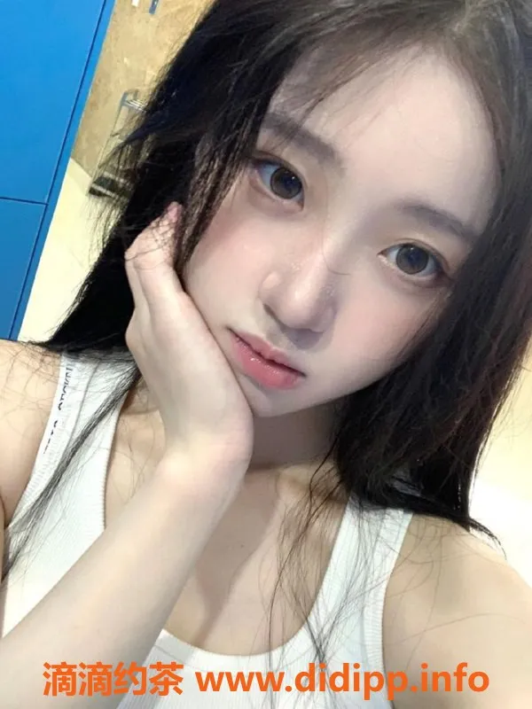 无锡楼凤-梁溪甜美大学生，白皙高挑，69口爆服务