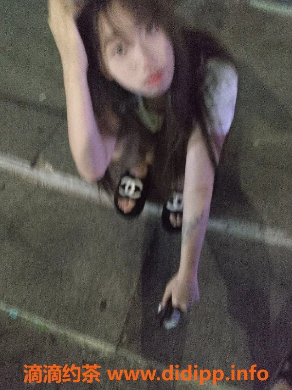 中山楼凤-古镇白皮肤萌妹，400快餐服务，干净乖巧