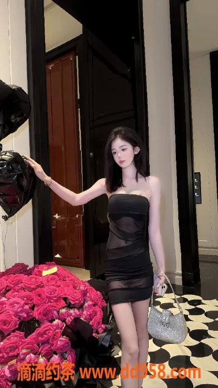 成都楼凤-武侯区嫩妹海棠，颜值高身材火辣