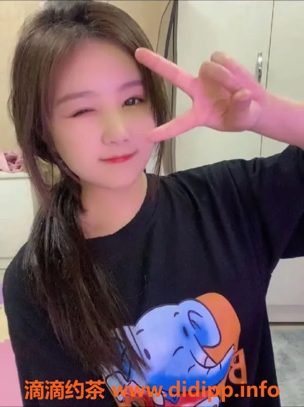 杭州楼凤-滨江区糖糖，165身高，95斤D罩杯，陪浴服务！