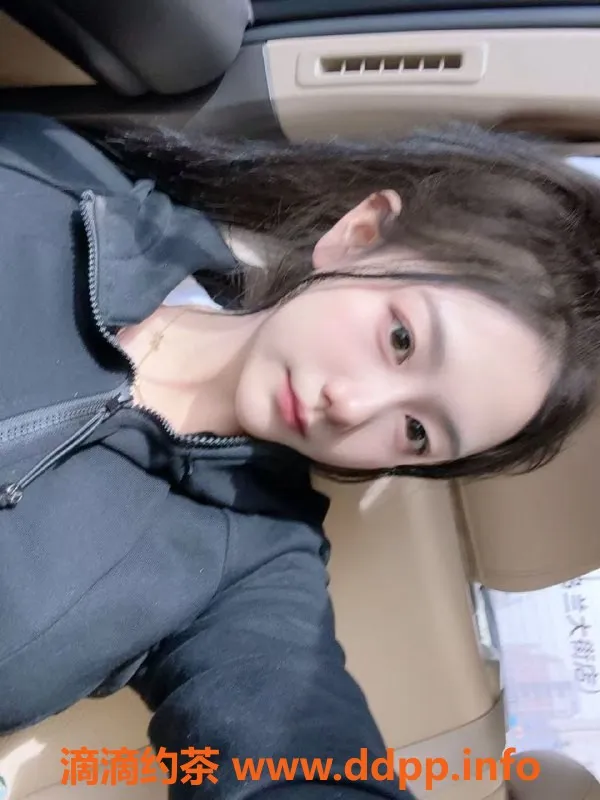 无锡楼凤-梁溪天诚大厦顶级学妹，白皙肌肤任你挑