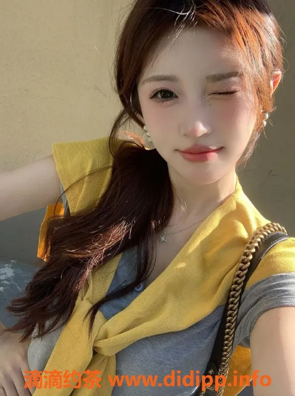 无锡楼凤资源信息,滨湖万达超嫩少女学妹，清纯可人